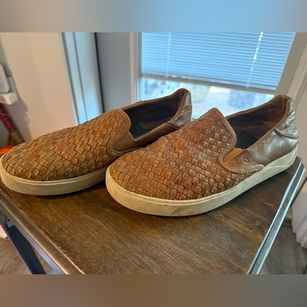 OluKai Tan Fox Woven Leather Slip-On Loafers size 8.5